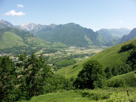 vue large de la Valle avec Accous en fond